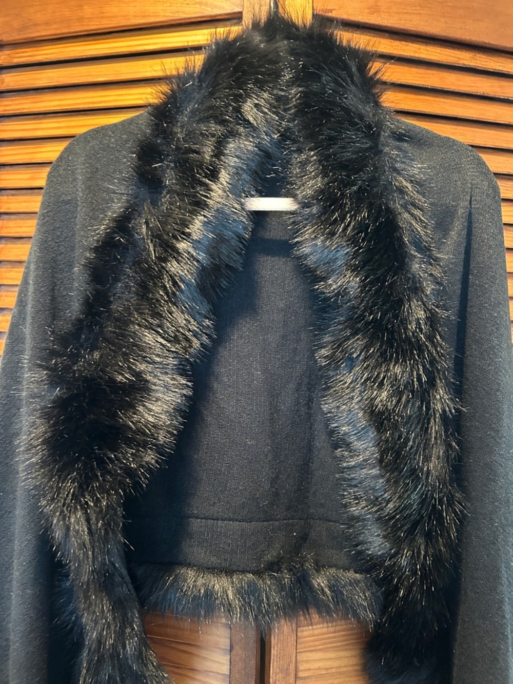 Black Faux Fur Trim Poncho Shrug Shawl - Picture 2 of 7